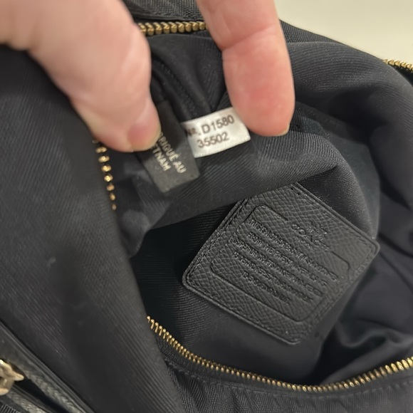 Coach Vintage black crossbody bag gold accent - Picture 7 of 8